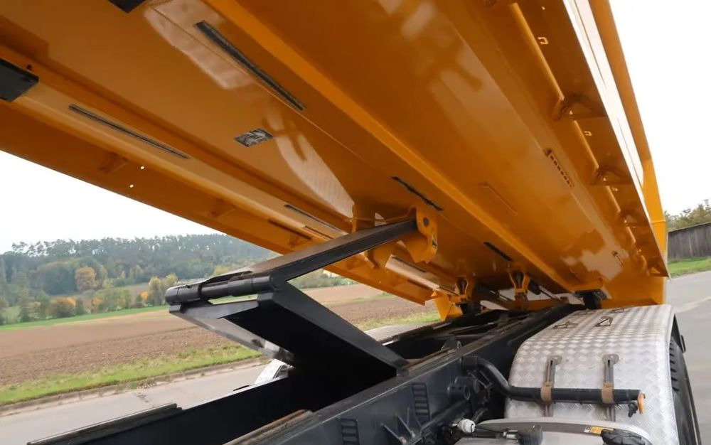 Mercedes-Benz Arocs 3251 / 8x4 / Wywrotka Meiller 3- stronna /  Euro 6d / Przebieg: 215 600 km - Camion benne: photos 5 Mercedes-Benz Arocs 3251 / 8x4 / Wywrotka Meiller 3- stronna /  Euro 6d / Przebieg: 215 600 km - Camion benne: photos 5