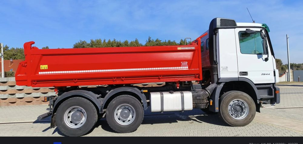 Mercedes-Benz Mercedes-Benz Actros 2644 K/ 6x4 / Meiller Retarder /Wywrotka/Euro 3 - Camion benne: photos 3 Mercedes-Benz Mercedes-Benz Actros 2644 K/ 6x4 / Meiller Retarder /Wywrotka/Euro 3 - Camion benne: photos 3