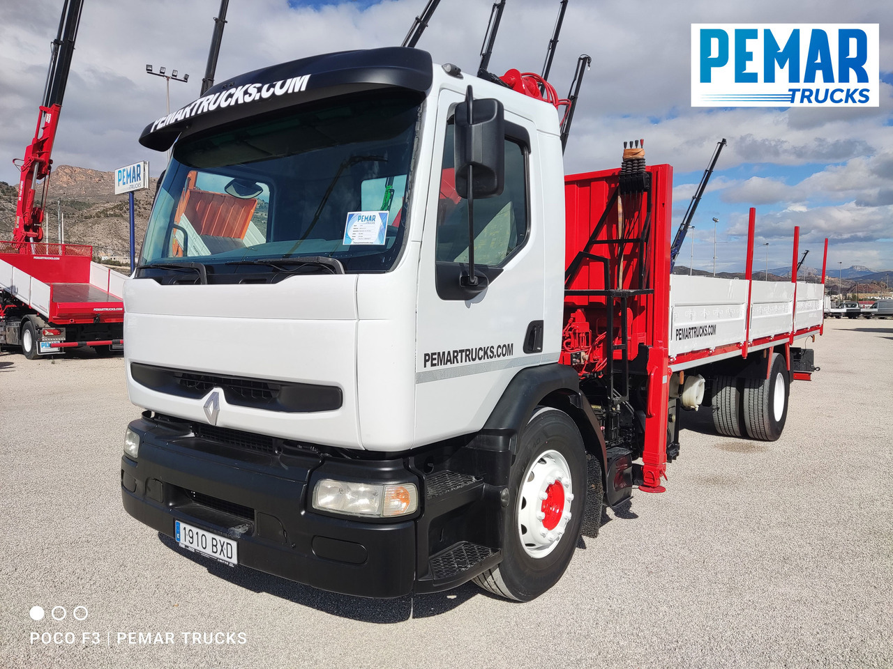 RENAULT PREMIUM 270 DCI GRUA CAJA FIJA - Camion grue: photos 2 RENAULT PREMIUM 270 DCI GRUA CAJA FIJA - Camion grue: photos 2