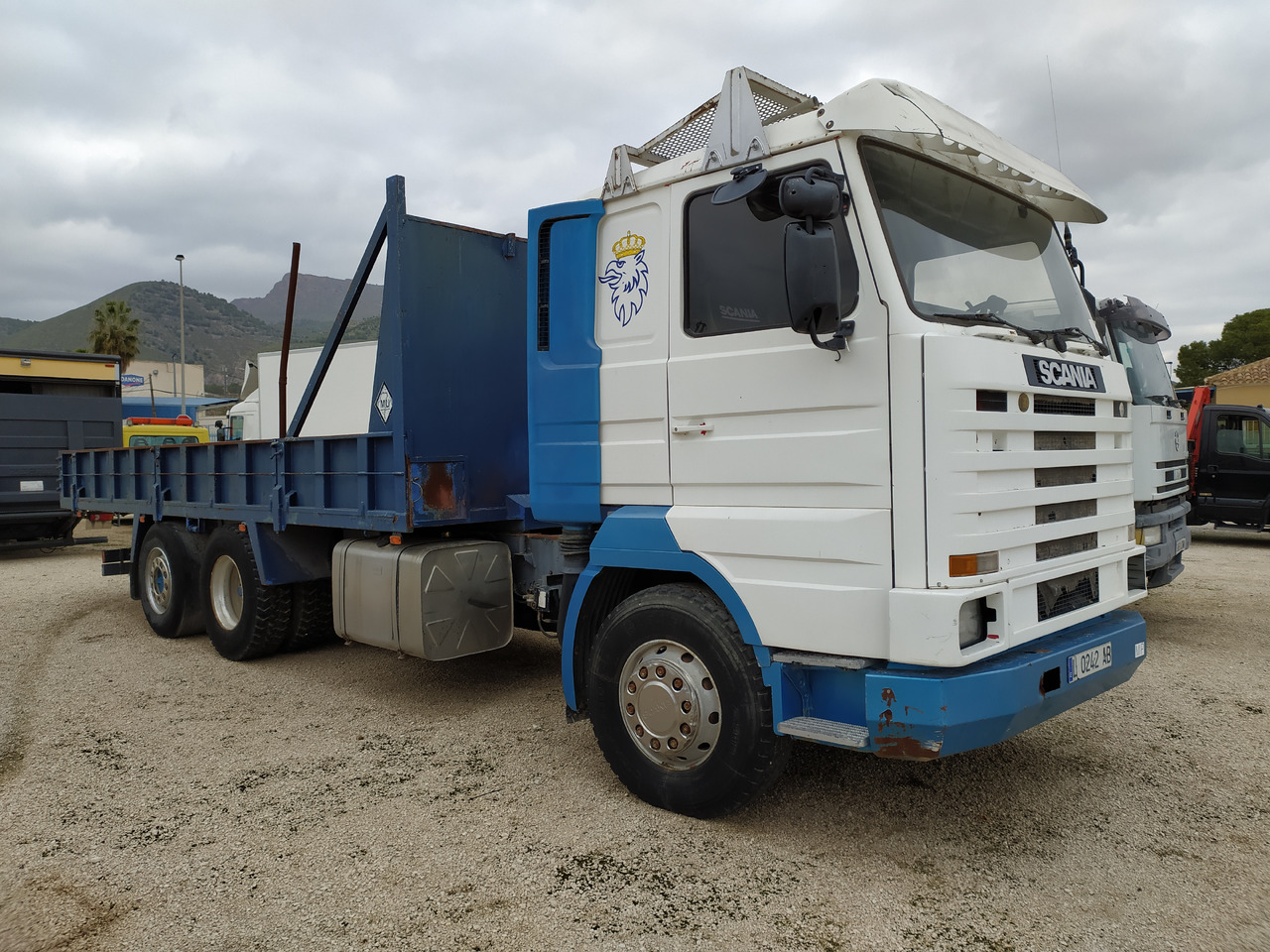 SCANIA 143 420 BASCULANTE - Camion benne: photos 3 SCANIA 143 420 BASCULANTE - Camion benne: photos 3