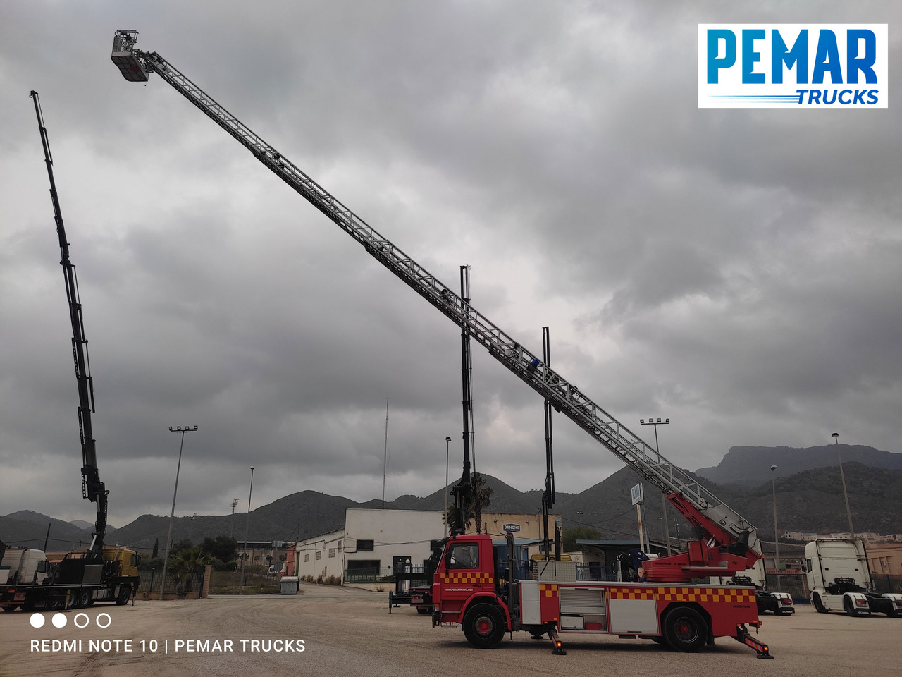 Camion de pompier SCANIA G93 250 ESCALERA BOMBEROS: photos 20
