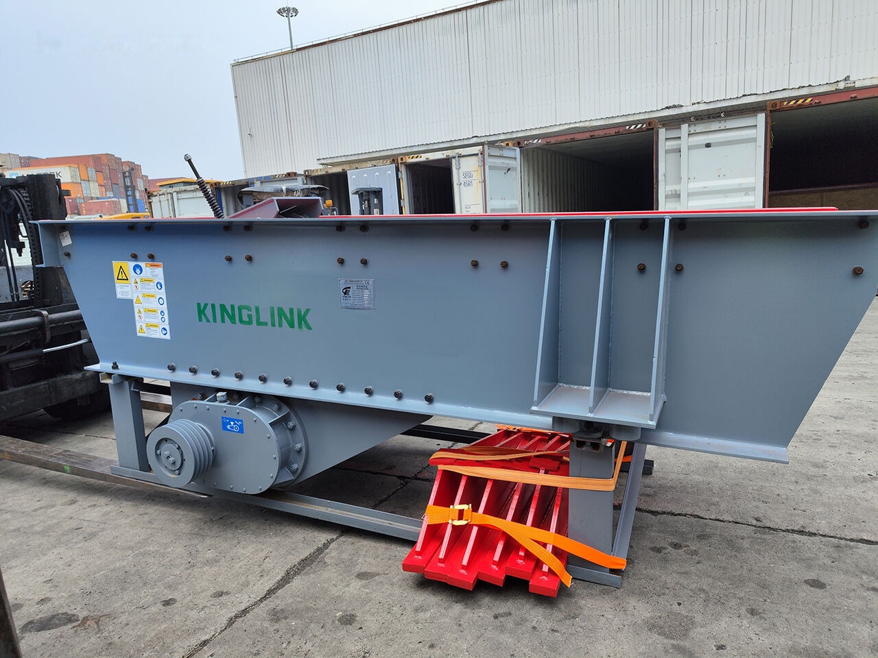 Kinglink Heavy-Duty Vibrating Grizzly Feeder ZSW380x96 - Machine d'exploitation minière: photos 4 Kinglink Heavy-Duty Vibrating Grizzly Feeder ZSW380x96 - Machine d'exploitation minière: photos 4