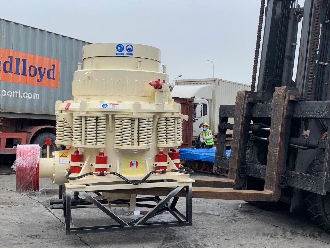 Kinglink NEW 3ft KLF1000 Rock Stone Cone Crusher 80-150TPH - Concasseur à cône: photos 1 Kinglink NEW 3ft KLF1000 Rock Stone Cone Crusher 80-150TPH - Concasseur à cône: photos 1