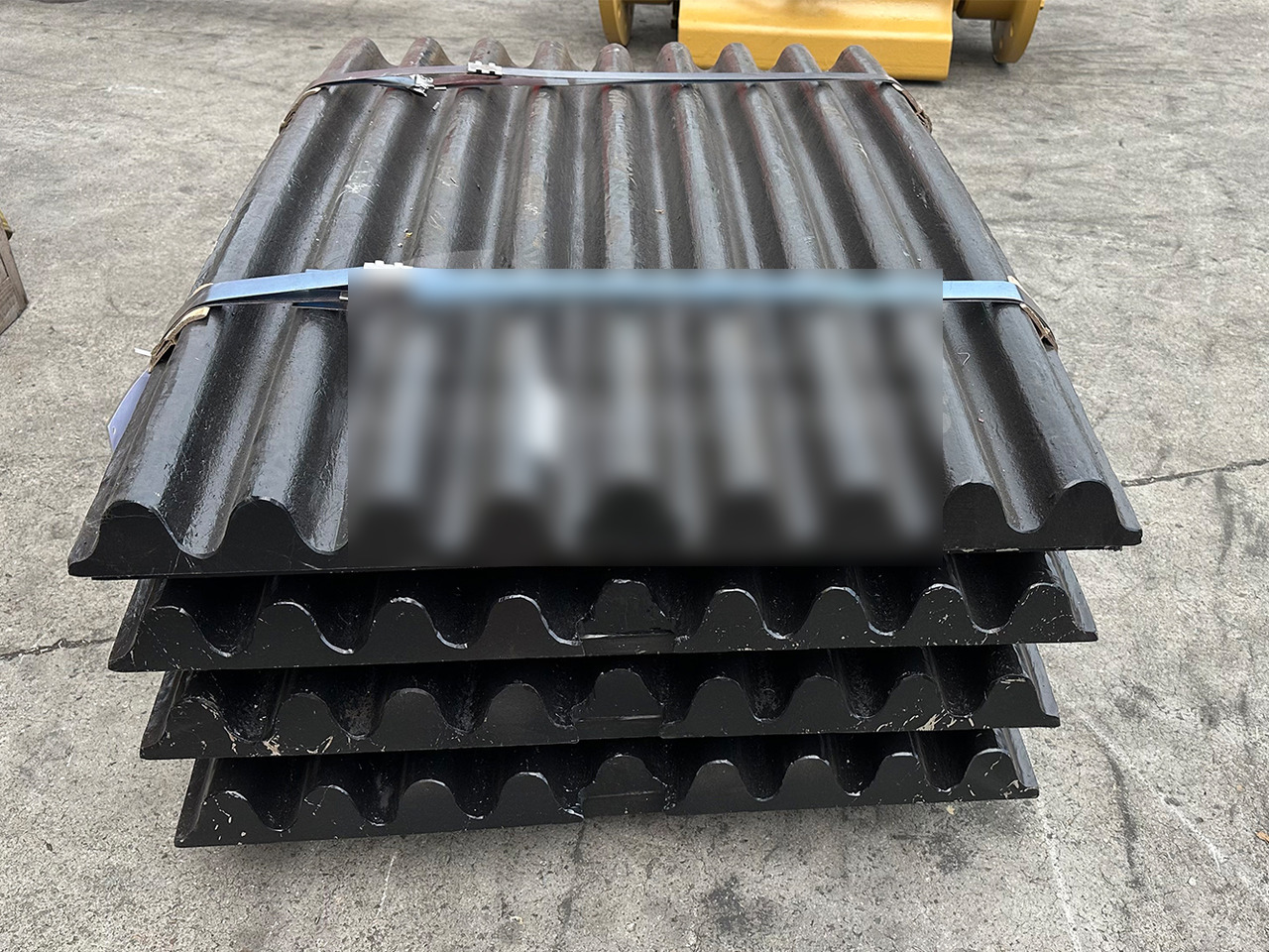 KINGLINK High Manganese Steel Movable Jaw Plates 17003347 for CT2036 Jaw Crusher - Pièces de rechange pour Engins de chantier: photos 1 KINGLINK High Manganese Steel Movable Jaw Plates 17003347 for CT2036 Jaw Crusher - Pièces de rechange pour Engins de chantier: photos 1
