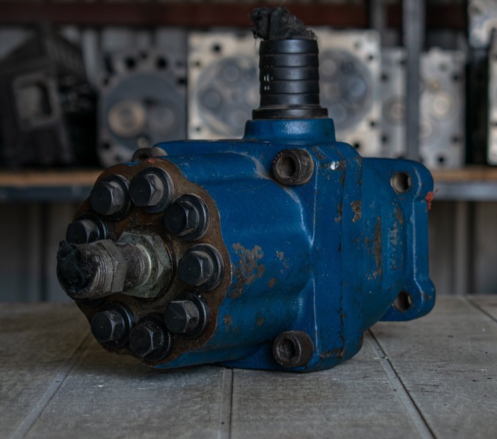 KAZEL PUMP WITH 9 SINGLE ACTING PISTONS - Pompe hydraulique pour Camion: photos 2 KAZEL PUMP WITH 9 SINGLE ACTING PISTONS - Pompe hydraulique pour Camion: photos 2
