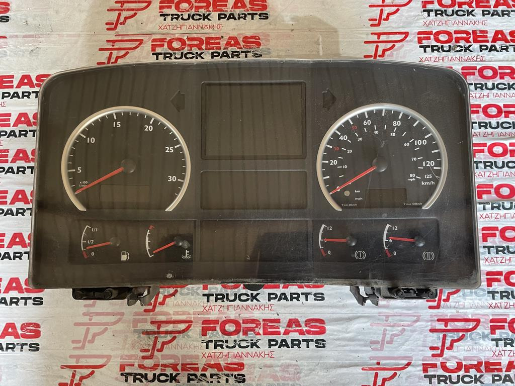 MAN TGA - 81. 27202 - 6149 - Panel de instrumentos pour Camion: photos 1 MAN TGA - 81. 27202 - 6149 - Panel de instrumentos pour Camion: photos 1