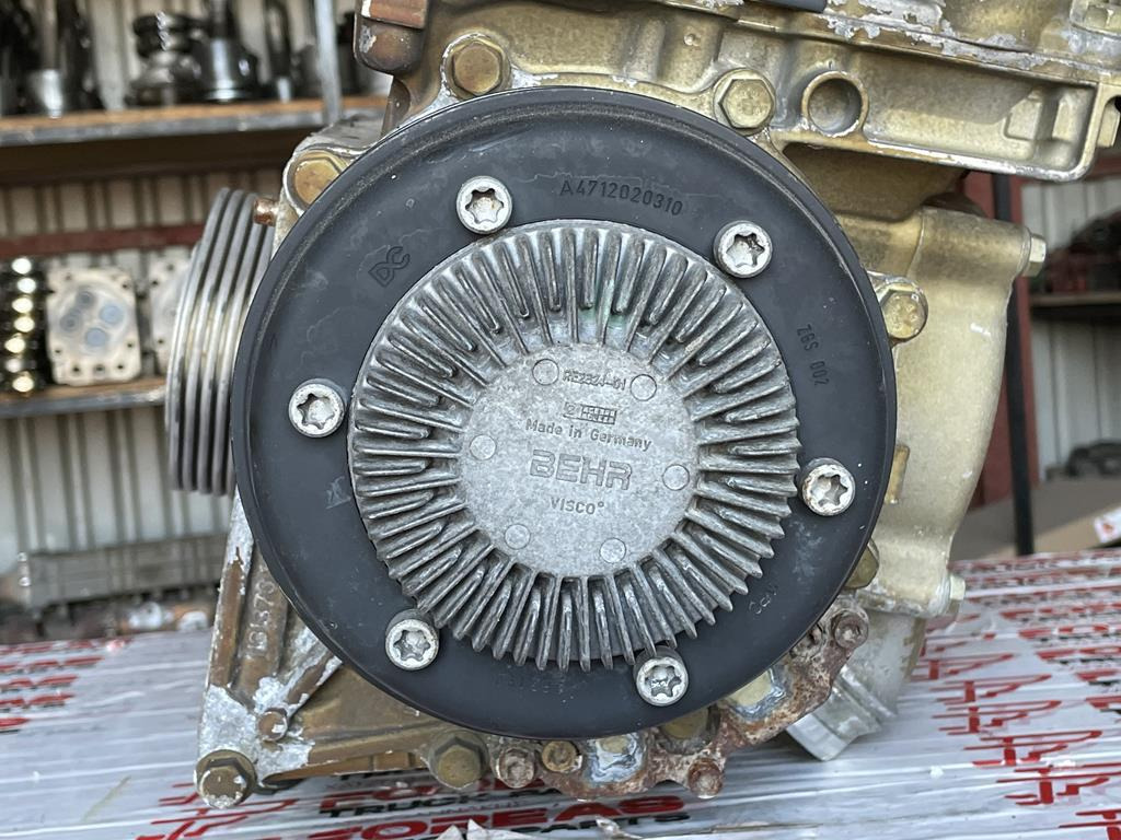 Radiateur d'huile pour Camion MERCEDES-BENZ ACTROS MP4: photos 10