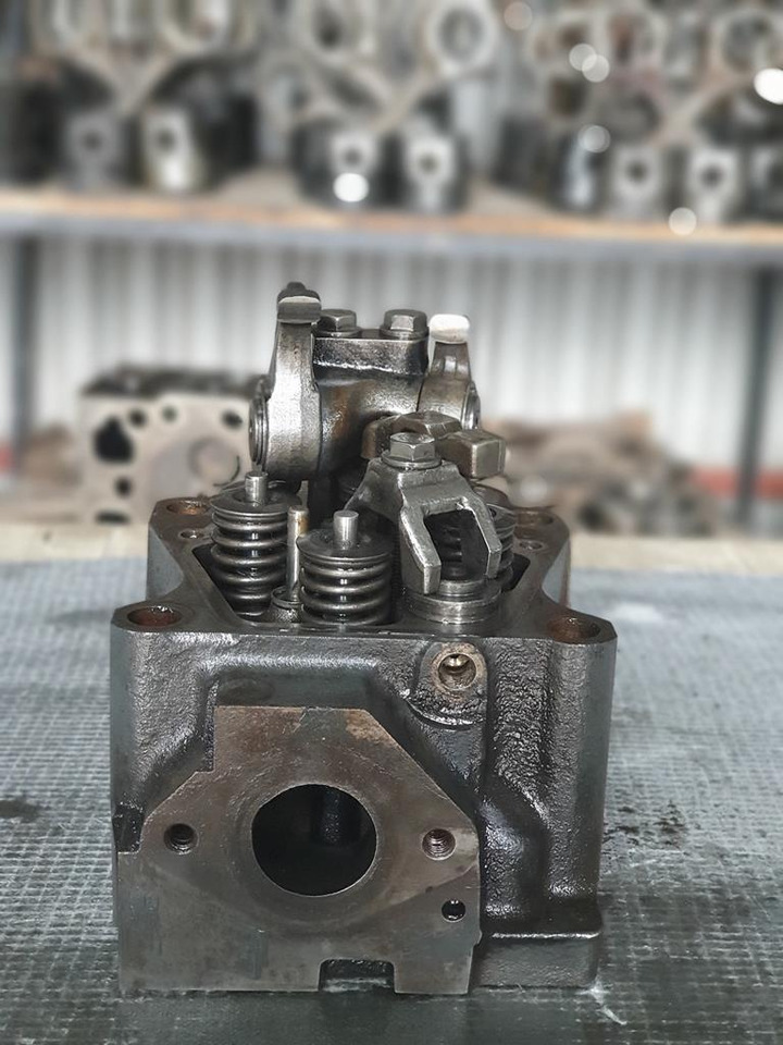 MERCEDES-BENZ ACTROS OM 541 EURO III - Culasse pour Camion: photos 3 MERCEDES-BENZ ACTROS OM 541 EURO III - Culasse pour Camion: photos 3