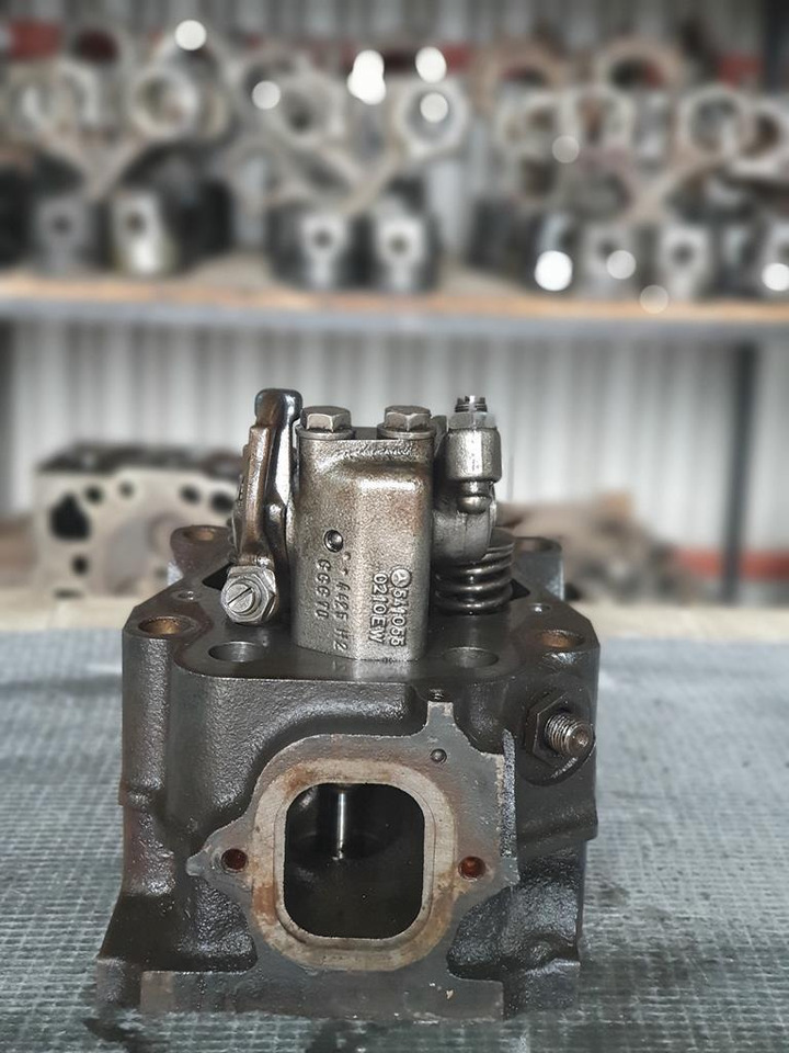 MERCEDES-BENZ ACTROS OM 541 EURO III - Culasse pour Camion: photos 2 MERCEDES-BENZ ACTROS OM 541 EURO III - Culasse pour Camion: photos 2