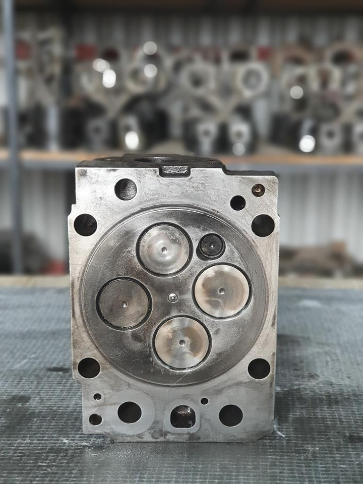 MERCEDES-BENZ ACTROS OM 541 EURO III - Culasse pour Camion: photos 1 MERCEDES-BENZ ACTROS OM 541 EURO III - Culasse pour Camion: photos 1