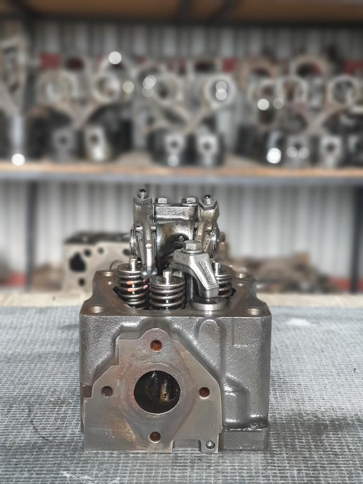 MERCEDES-BENZ ACTROS OM 541 - EURO V - BLUETEC - Culasse pour Camion: photos 2 MERCEDES-BENZ ACTROS OM 541 - EURO V - BLUETEC - Culasse pour Camion: photos 2