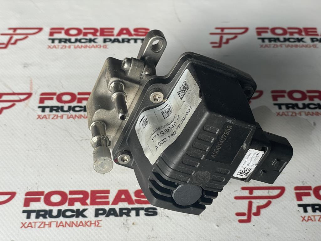 MERCEDES-BENZ ADBLUE SUPPLY PUMP - 0001407939 - Système d'échappement pour Camion: photos 2 MERCEDES-BENZ ADBLUE SUPPLY PUMP - 0001407939 - Système d'échappement pour Camion: photos 2
