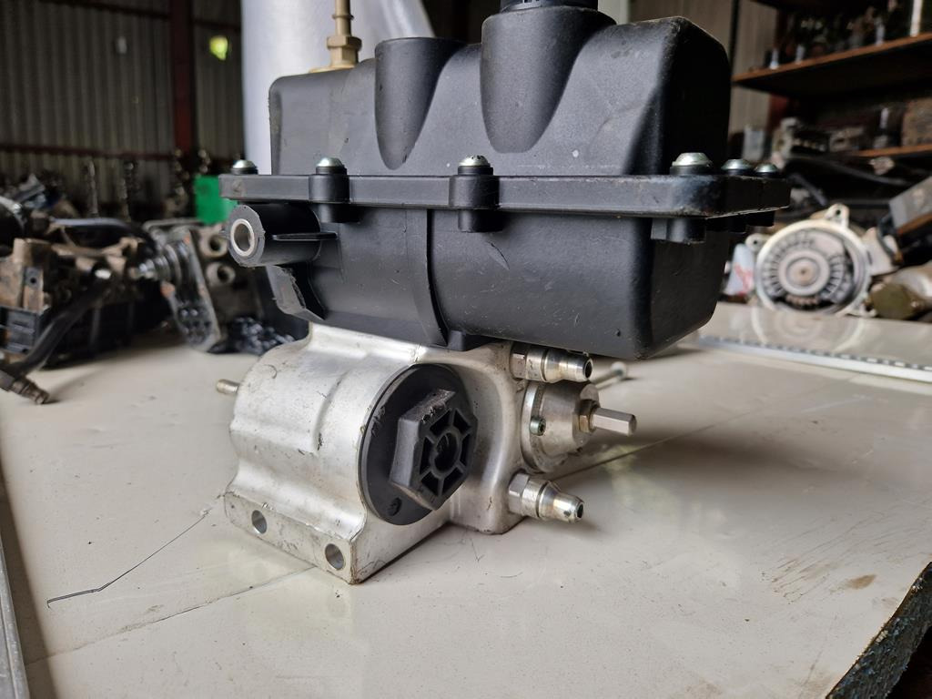 MERCEDES-BENZ ADBLUE SUPPLY PUMP FOR ATEGO - ACTROS - A 000 140 1578 ΚΑΙΝΟΥΡΓΙΑ - Système d'échappement pour Camion: photos 5 MERCEDES-BENZ ADBLUE SUPPLY PUMP FOR ATEGO - ACTROS - A 000 140 1578 ΚΑΙΝΟΥΡΓΙΑ - Système d'échappement pour Camion: photos 5