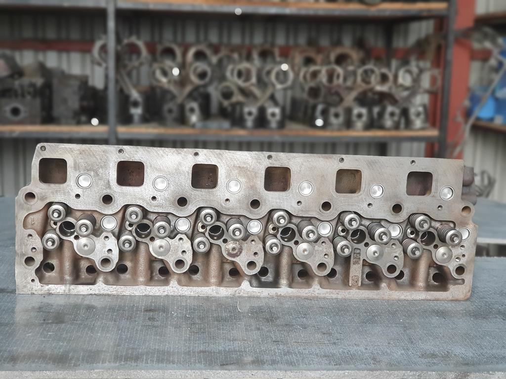 MERCEDES-BENZ ATEGO OM 906 - 6 CYLINDER - Culasse pour Camion: photos 3 MERCEDES-BENZ ATEGO OM 906 - 6 CYLINDER - Culasse pour Camion: photos 3