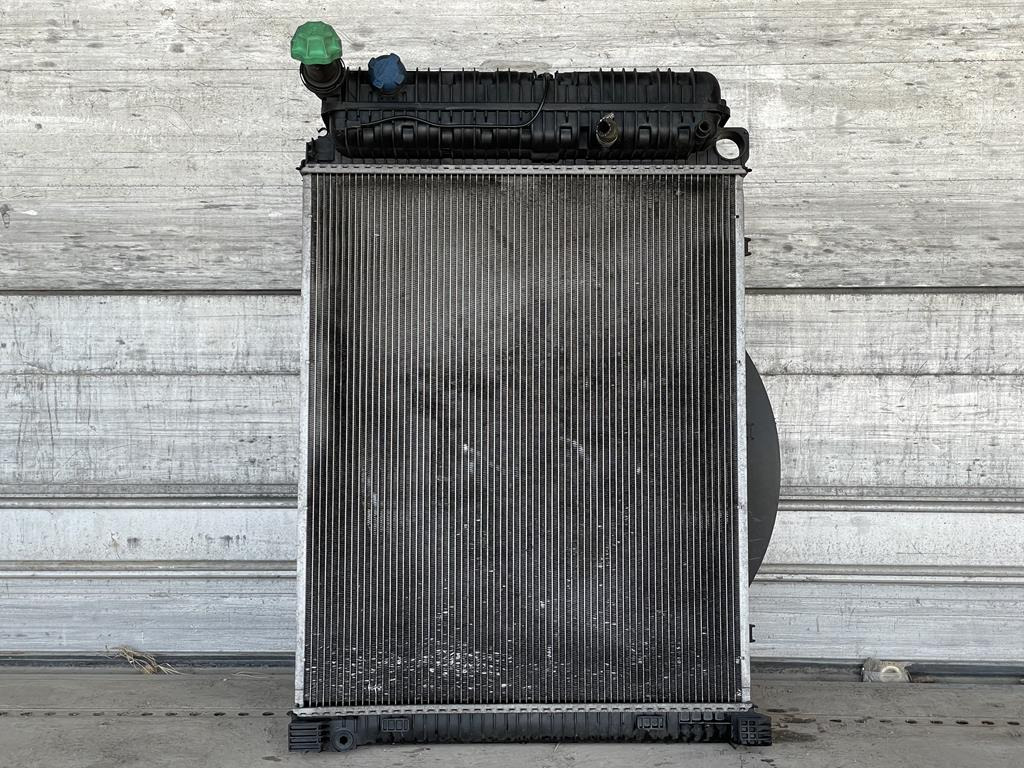 MERCEDES-BENZ AXOR - BEHR 376 721 261 - Radiateur pour Camion: photos 1 MERCEDES-BENZ AXOR - BEHR 376 721 261 - Radiateur pour Camion: photos 1