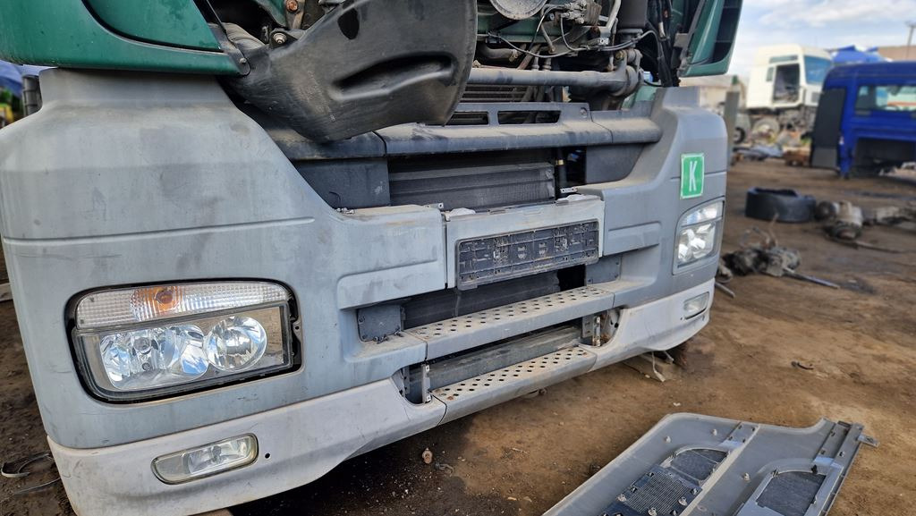 MERCEDES-BENZ AXOR - Pare-chocs pour Camion: photos 3 MERCEDES-BENZ AXOR - Pare-chocs pour Camion: photos 3