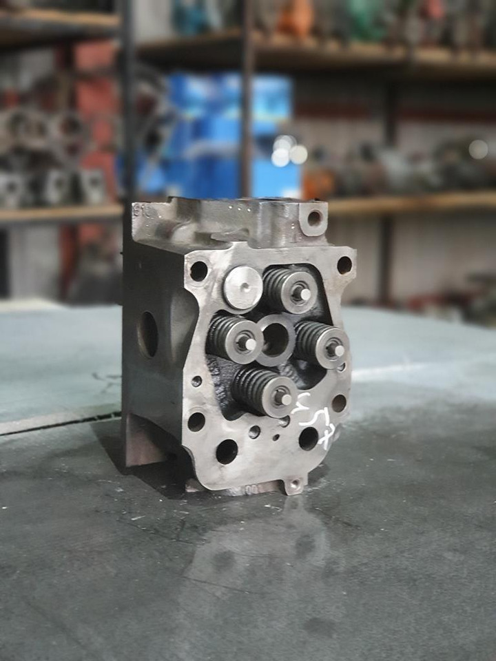 MERCEDES-BENZ AXOR OM 457 EURO III - Culasse pour Camion: photos 3 MERCEDES-BENZ AXOR OM 457 EURO III - Culasse pour Camion: photos 3