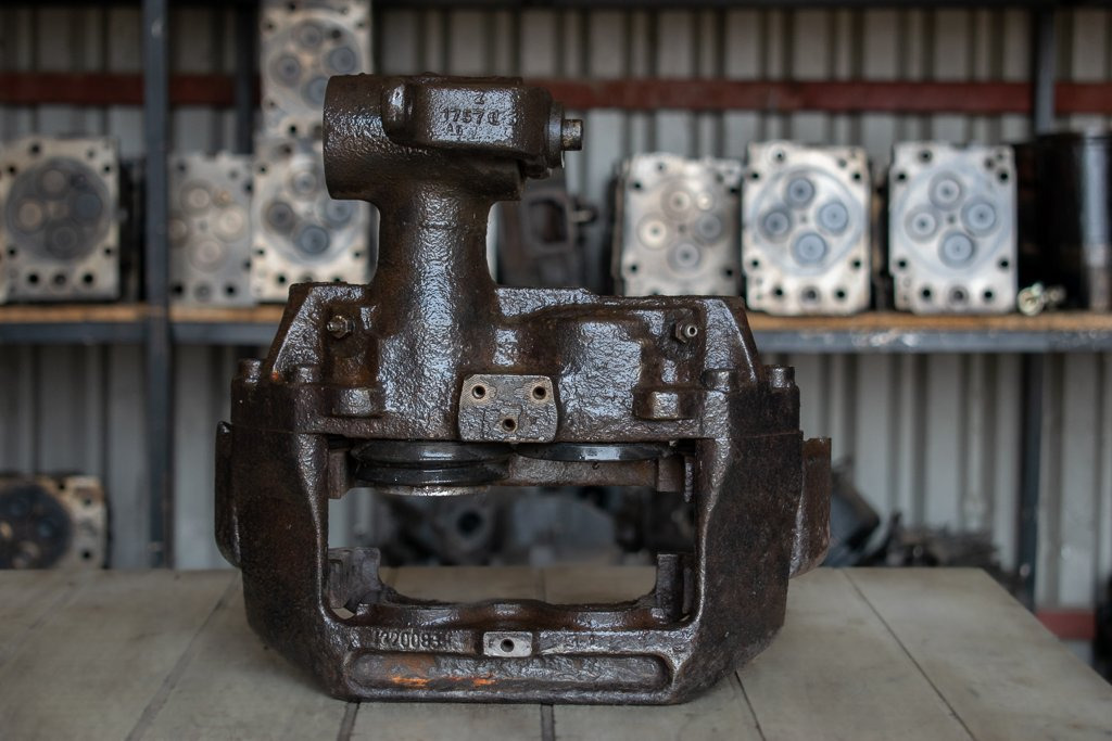 MERCEDES-BENZ VARIO FOR DIFFERENTIAL - RIGHT - Étrier de frein pour Camion: photos 1 MERCEDES-BENZ VARIO FOR DIFFERENTIAL - RIGHT - Étrier de frein pour Camion: photos 1