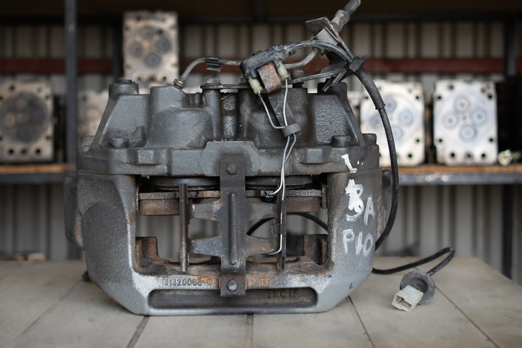 MERCEDES-BENZ VARIO FRONT RIGHT - PASSENGER - Étrier de frein pour Camion: photos 1 MERCEDES-BENZ VARIO FRONT RIGHT - PASSENGER - Étrier de frein pour Camion: photos 1