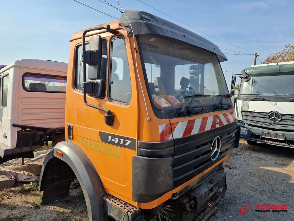 MERCEDES SK - SMALL - RIGHT HAND DRIVE - Cabine: photos 4 MERCEDES SK - SMALL - RIGHT HAND DRIVE - Cabine: photos 4