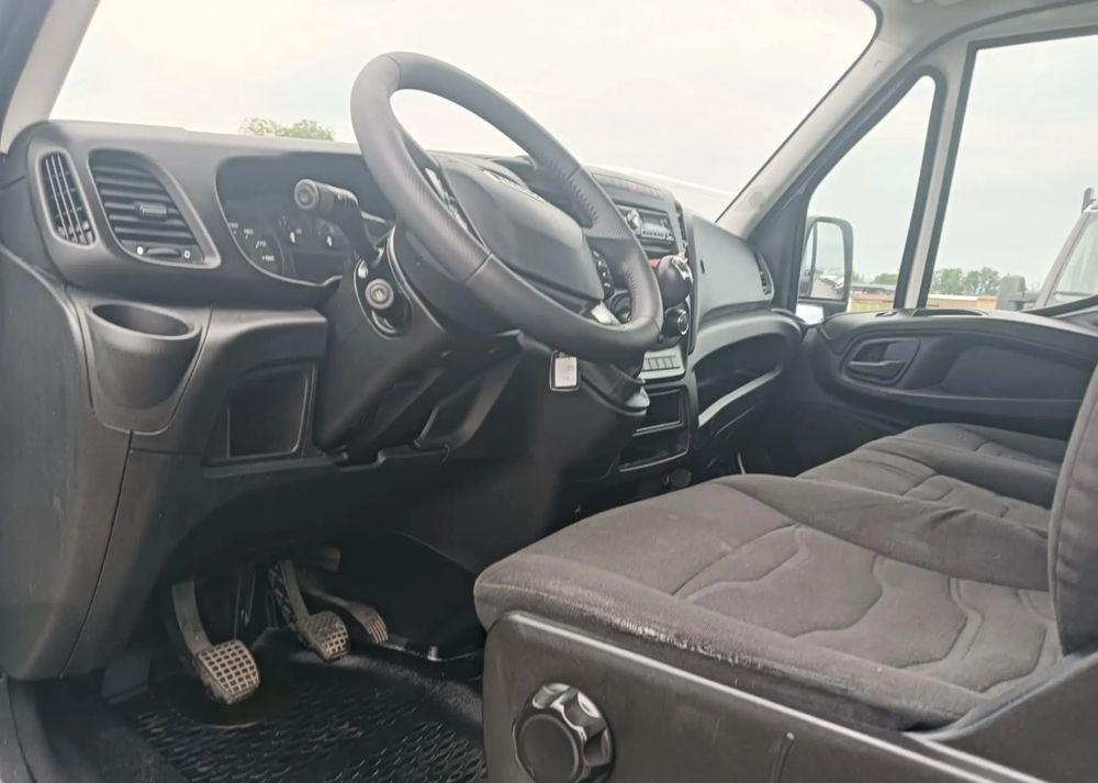 Iveco 35C13, 35C12, 35C14, 35C15 — crédit-bail Iveco 35C13, 35C12, 35C14, 35C15: photos 16
