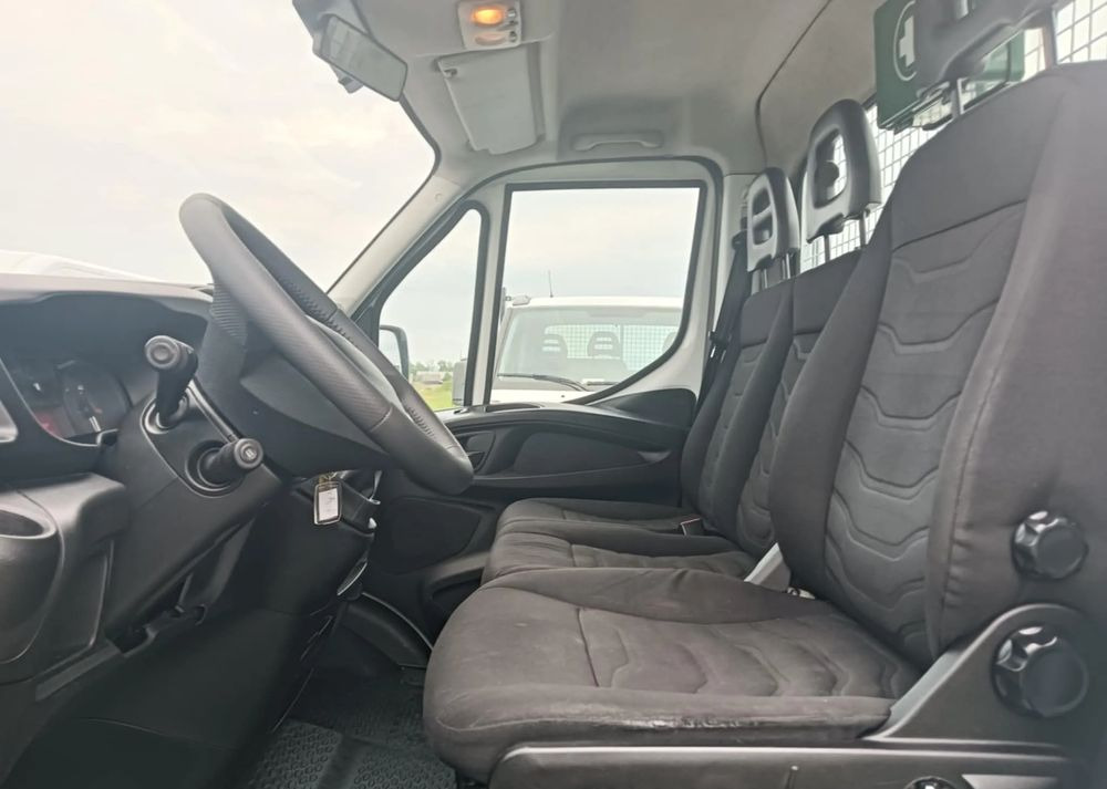 Iveco 35C13, 35C12, 35C14, 35C15 — crédit-bail Iveco 35C13, 35C12, 35C14, 35C15: photos 18