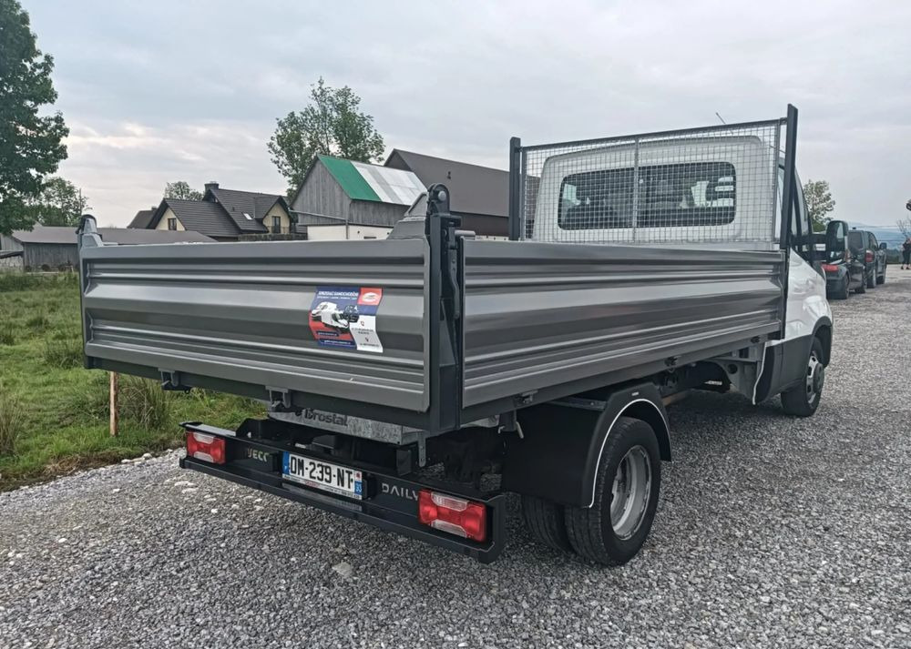Iveco 35C13, 35C12, 35C14, 35C15 — crédit-bail Iveco 35C13, 35C12, 35C14, 35C15: photos 8