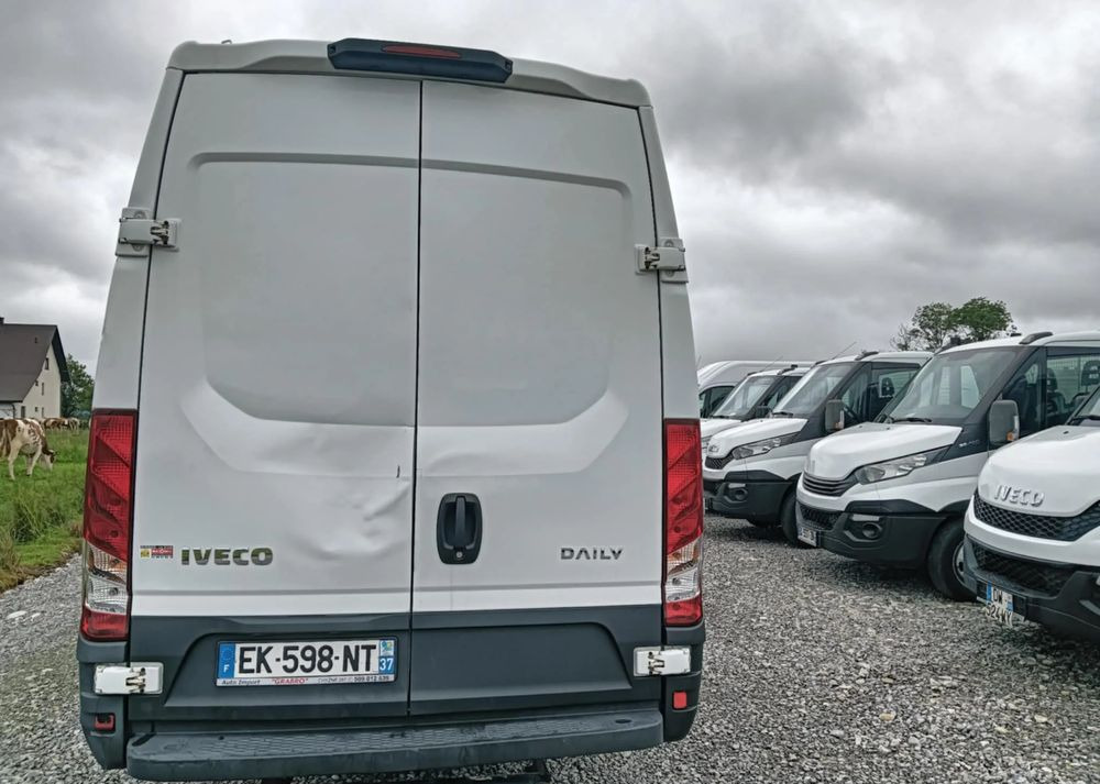 Iveco 35S14,35S13,35C13,35C12, - Fourgon utilitaire: photos 4 Iveco 35S14,35S13,35C13,35C12, - Fourgon utilitaire: photos 4