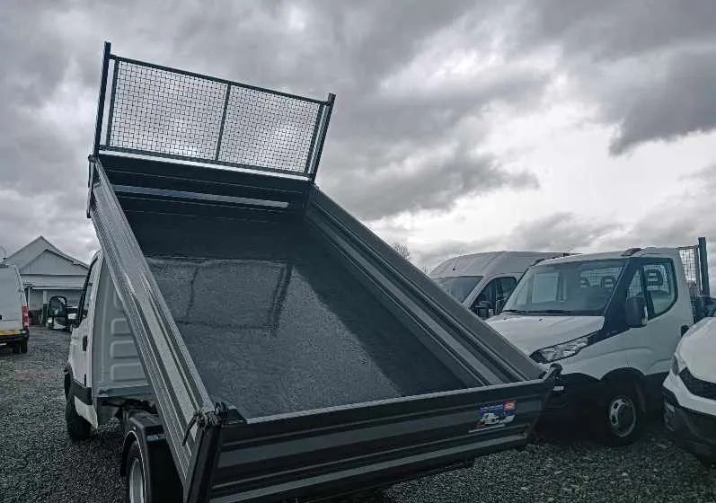 Iveco DAILY 35C13, 35C12, 35C15 - Utilitaire benne: photos 5 Iveco DAILY 35C13, 35C12, 35C15 - Utilitaire benne: photos 5