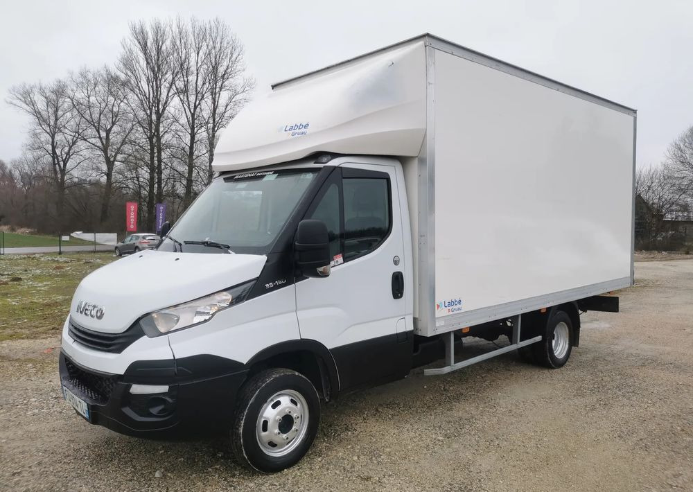 Iveco 3.0-150KM Daily 35C15 Kontener długi rama 35-150 kiper Klimatyzacja długi rozstaw - Fourgon grand volume: photos 1 Iveco 3.0-150KM Daily 35C15 Kontener długi rama 35-150 kiper Klimatyzacja długi rozstaw - Fourgon grand volume: photos 1