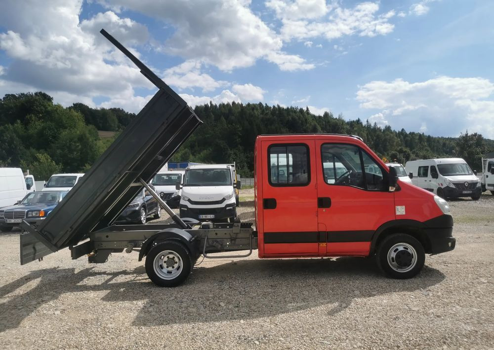 Iveco Daily 35C13 Brygadówka wywrotka Klimatyzacja Dubel hak kiper doka 35C13 - Utilitaire benne: photos 2 Iveco Daily 35C13 Brygadówka wywrotka Klimatyzacja Dubel hak kiper doka 35C13 - Utilitaire benne: photos 2