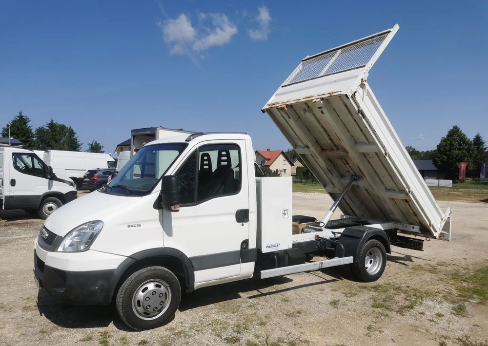 Iveco Daily 35C15 Kiper 3.0 - 150KM wywrotka Hak Bliźniak blokada mostu Klima - Utilitaire benne: photos 2 Iveco Daily 35C15 Kiper 3.0 - 150KM wywrotka Hak Bliźniak blokada mostu Klima - Utilitaire benne: photos 2