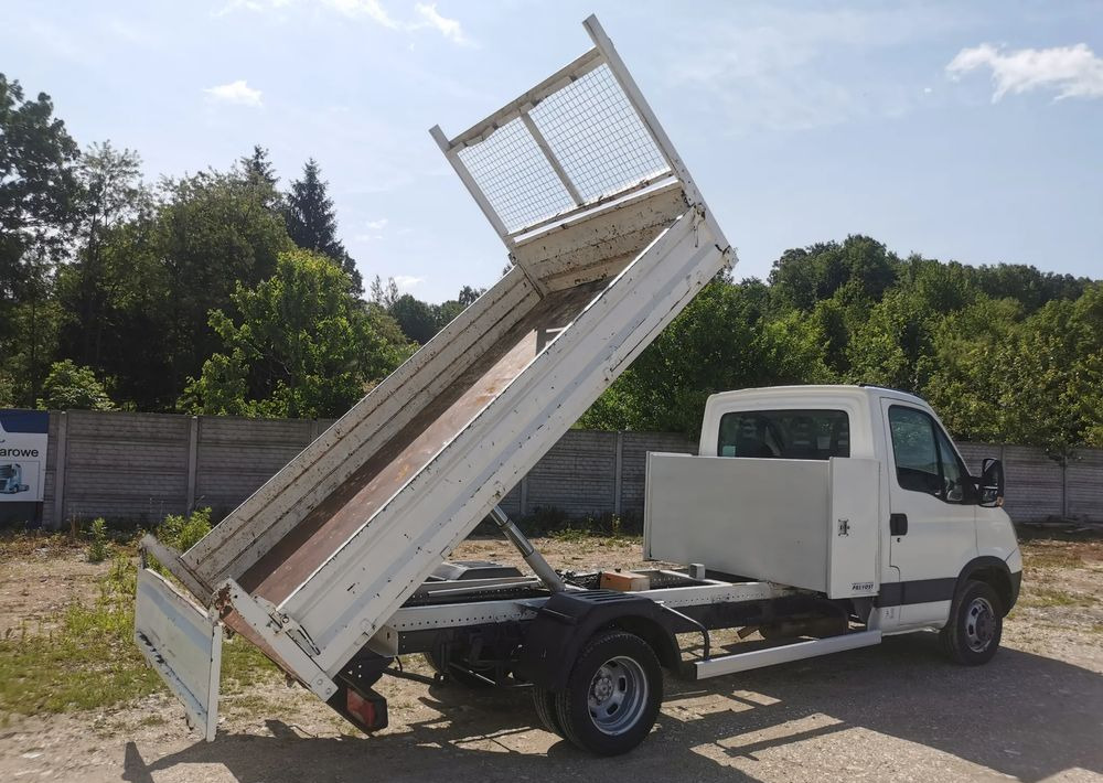 Iveco Daily 35C15 Kiper 3.0 - 150KM wywrotka Hak Bliźniak blokada mostu Klima - Utilitaire benne: photos 5 Iveco Daily 35C15 Kiper 3.0 - 150KM wywrotka Hak Bliźniak blokada mostu Klima - Utilitaire benne: photos 5