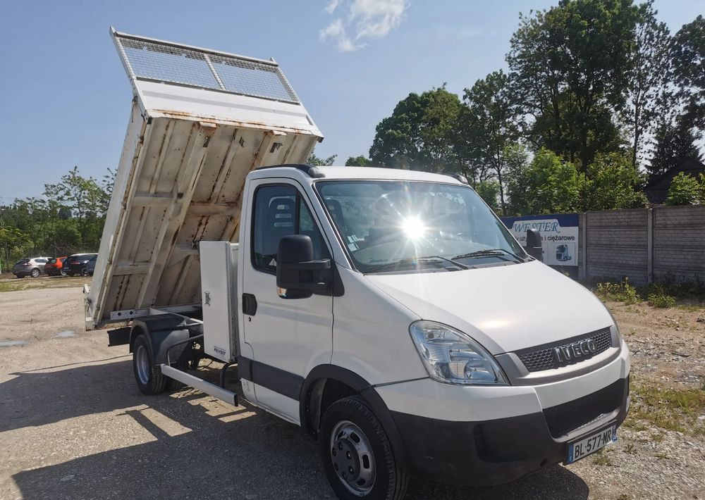 Iveco Daily 35C15 Kiper 3.0 - 150KM wywrotka Hak Bliźniak blokada mostu Klima - Utilitaire benne: photos 1 Iveco Daily 35C15 Kiper 3.0 - 150KM wywrotka Hak Bliźniak blokada mostu Klima - Utilitaire benne: photos 1