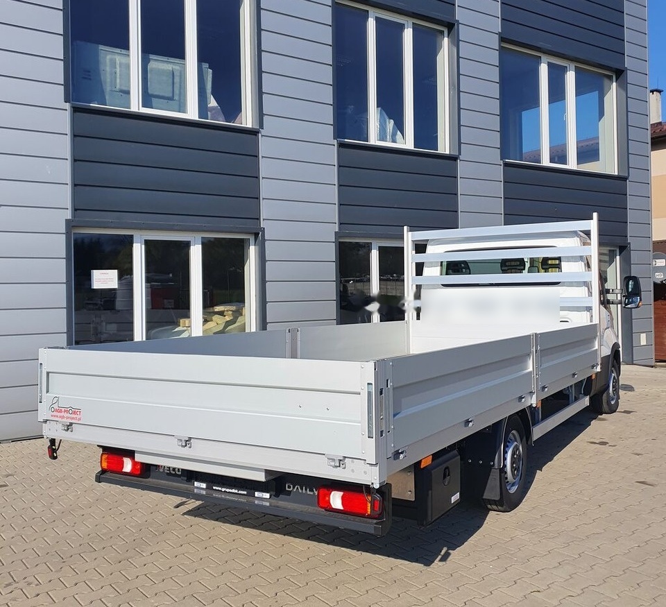IVECO Daily 35S18 - Utilitaire plateau: photos 3 IVECO Daily 35S18 - Utilitaire plateau: photos 3