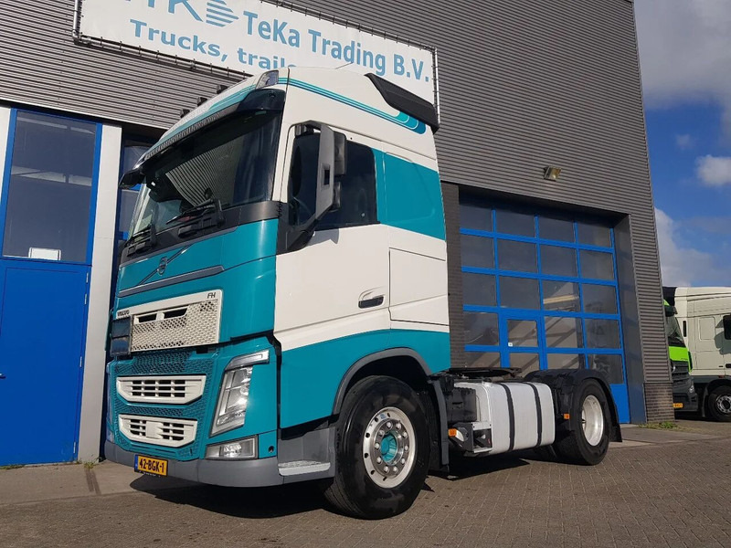 Volvo FH 420 ADR klasse EX/II, EX/III, FL en AT Double tank PTO - Tracteur routier: photos 1 Volvo FH 420 ADR klasse EX/II, EX/III, FL en AT Double tank PTO - Tracteur routier: photos 1