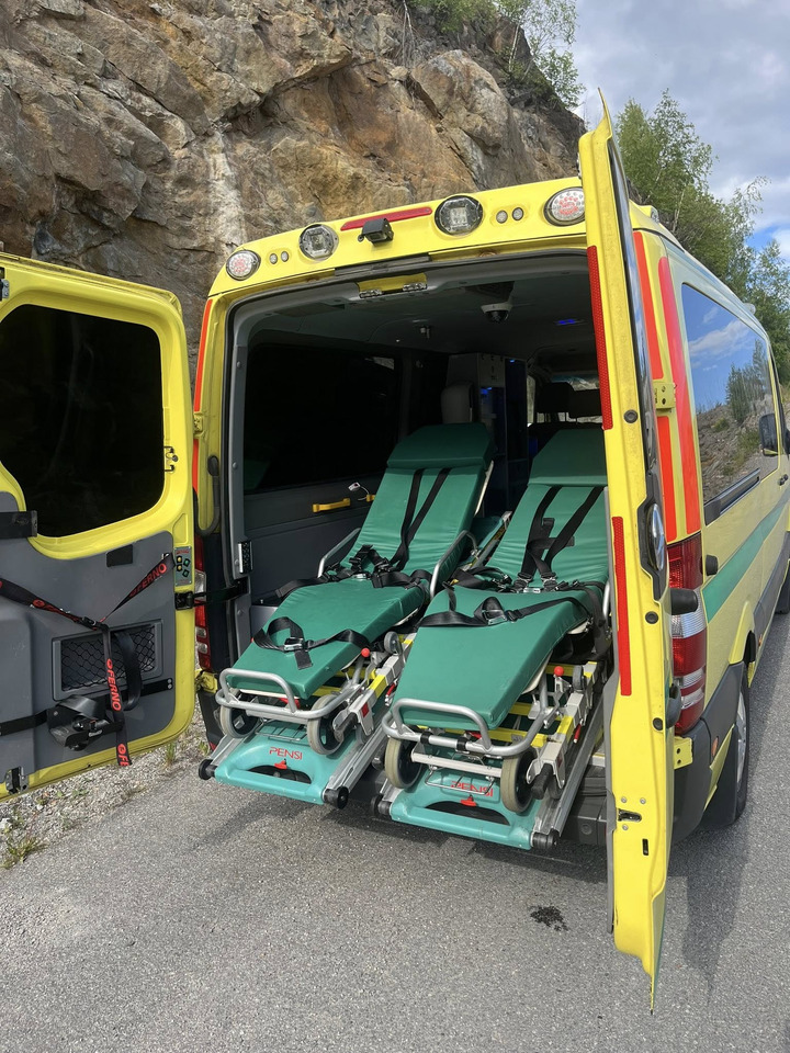 Mercedes-Benz Sprinter 316 - 2 stretcher AMBULANCE / Krankenwagen / Швидка допомога — crédit-bail Mercedes-Benz Sprinter 316 - 2 stretcher AMBULANCE / Krankenwagen / Швидка допомога: photos 17