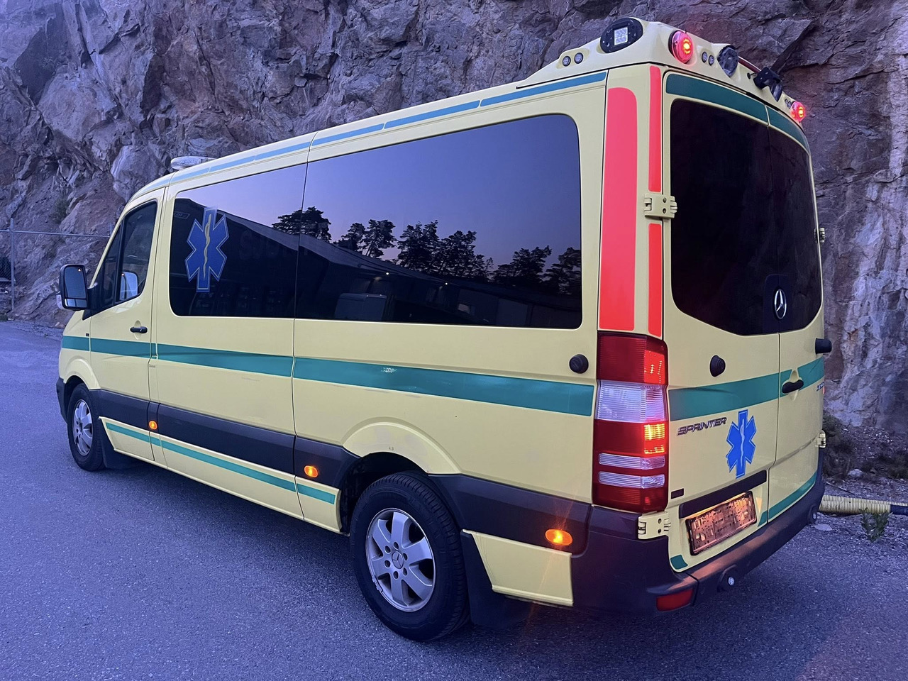 Mercedes-Benz Sprinter 316 - 2 stretcher - Ambulance: photos 3 Mercedes-Benz Sprinter 316 - 2 stretcher - Ambulance: photos 3