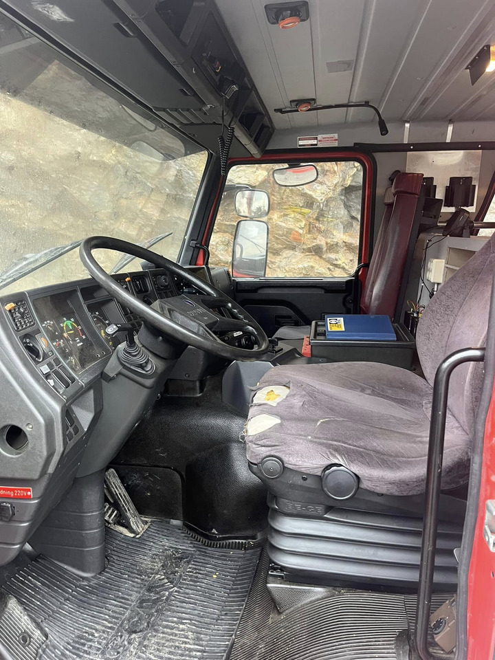 Scania P93ML - Fire engine /firetruck /släckbil / brandbil - Camion de pompier: photos 3 Scania P93ML - Fire engine /firetruck /släckbil / brandbil - Camion de pompier: photos 3