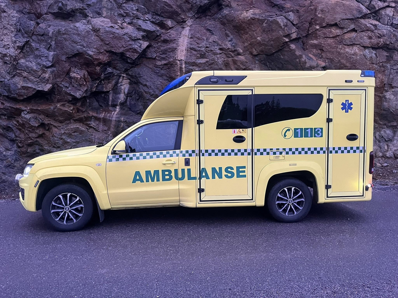 VOLKSWAGEN Amarok XL 4motion - RESERVERAD !! - Ambulance: photos 3 VOLKSWAGEN Amarok XL 4motion - RESERVERAD !! - Ambulance: photos 3