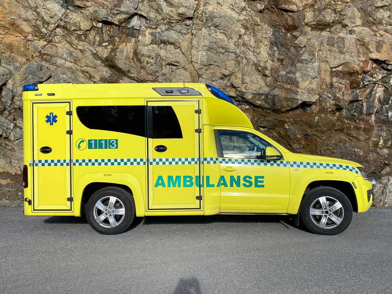 VOLKSWAGEN Amarok XL 4motions - Ambulance: photos 4 VOLKSWAGEN Amarok XL 4motions - Ambulance: photos 4