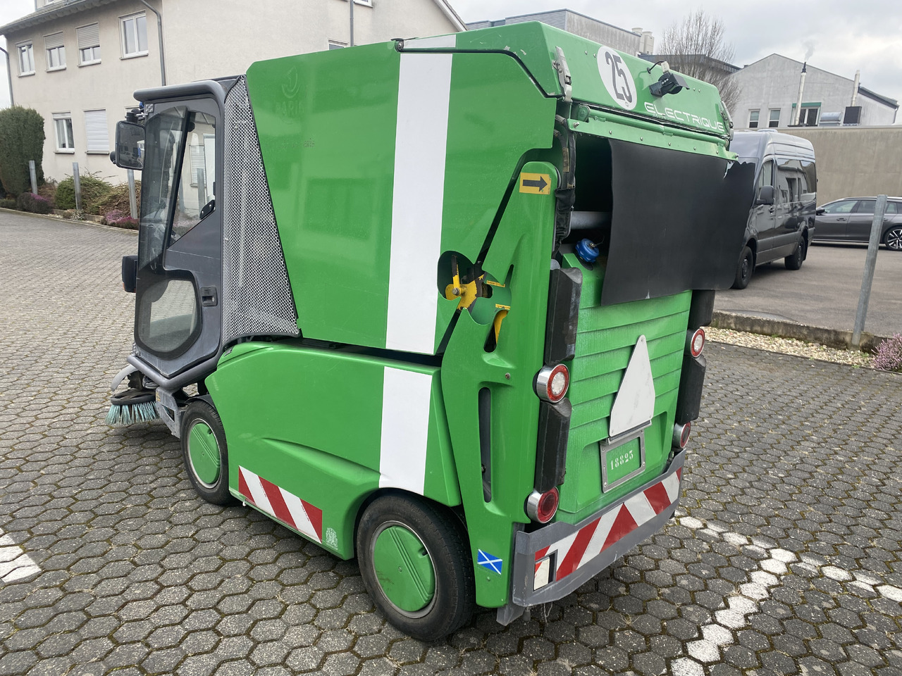 TENNANT Green Machines 500 ZE electric 500 ZE - Balayeuse de voirie: photos 4 TENNANT Green Machines 500 ZE electric 500 ZE - Balayeuse de voirie: photos 4