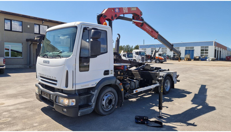 Iveco Eurocargo 120E25 4X2 HMF910 - Camion ampliroll, Camion grue: photos 1 Iveco Eurocargo 120E25 4X2 HMF910 - Camion ampliroll, Camion grue: photos 1