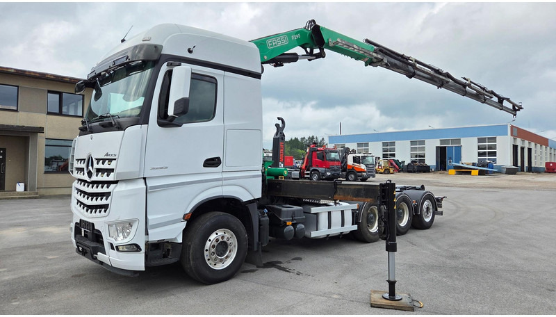 Mercedes-Benz Arocs 3253 8X4*4 Fassi F295 - Camion ampliroll, Camion grue: photos 1 Mercedes-Benz Arocs 3253 8X4*4 Fassi F295 - Camion ampliroll, Camion grue: photos 1