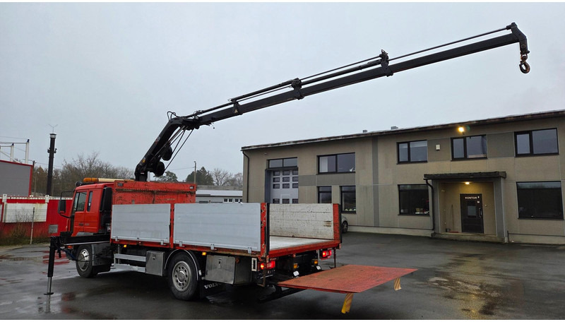 Volvo FL220 4X2 HIAB 077 - Camion plateau, Camion grue: photos 4 Volvo FL220 4X2 HIAB 077 - Camion plateau, Camion grue: photos 4