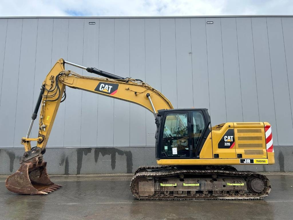 CAT 320 - Pelle sur chenille: photos 1 CAT 320 - Pelle sur chenille: photos 1