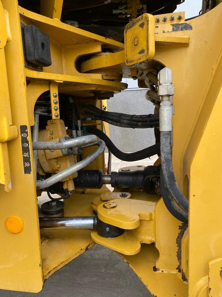 Chargeuse sur pneus CAT 938 M (Bucket + Forks): photos 24 Chargeuse sur pneus CAT 938 M (Bucket + Forks): photos 24