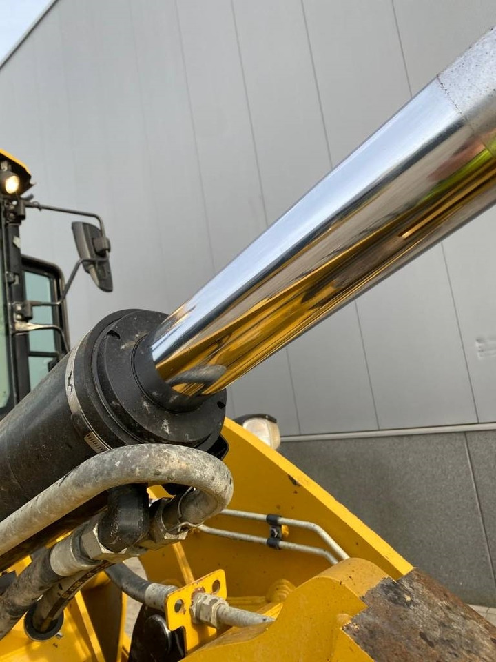 Chargeuse sur pneus CAT 938 M (Bucket + Forks): photos 23 Chargeuse sur pneus CAT 938 M (Bucket + Forks): photos 23