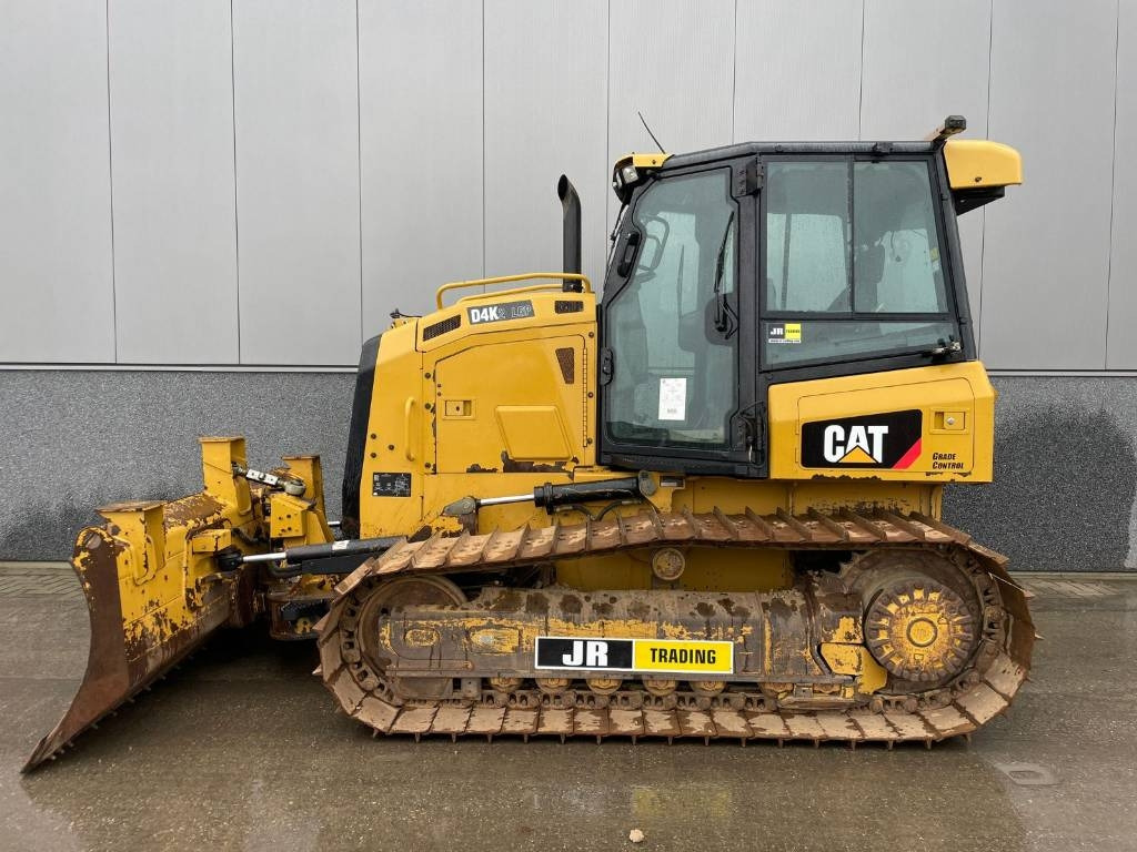 CAT D 4 K 2 LGP (Under Preparation) - Bulldozer: photos 1 CAT D 4 K 2 LGP (Under Preparation) - Bulldozer: photos 1