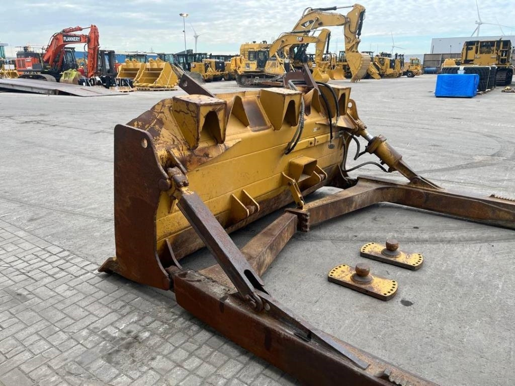 CAT D 6 XL Blade + Pusharms - Lame: photos 5 CAT D 6 XL Blade + Pusharms - Lame: photos 5